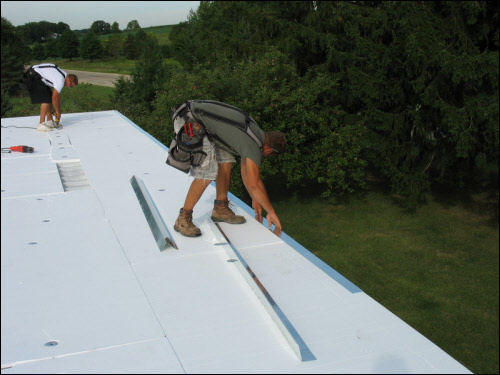 Tpo Roofing Installation In Southeast Wisconsin Energy Efficient Commercial Roofs Milwaukee Low Cost Tpo Roof Installation Infinity Exteriors Llc Wisconsin